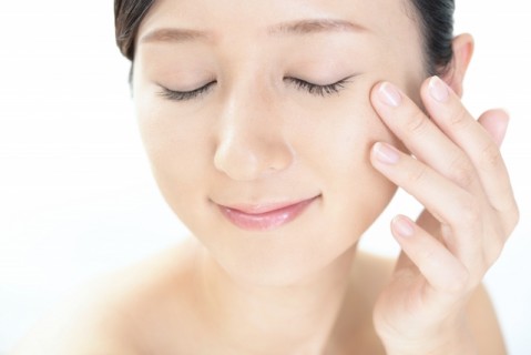 なぜ顔のハリがなくなる ハリを取り戻す方法7選やおすすめの食べ物 Ebis化粧品