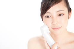 超音波美顔器で美顔器ジェルを使う理由と、効果的な使い方