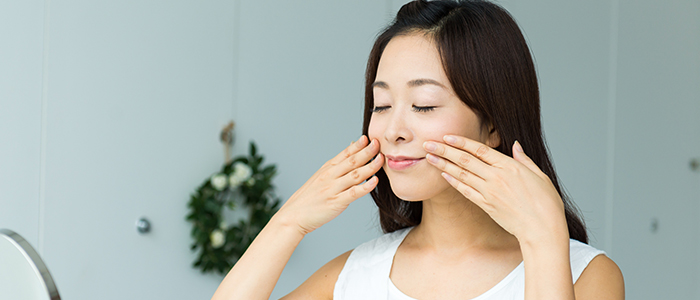 1日たった3分で簡単！ 話題のほうれい線解消の顔ヨガ