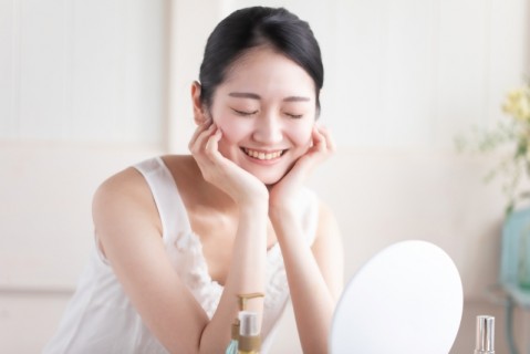 肌年齢の測定基準とは？年齢による肌の変化、若々しい肌を保つための方法