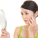 顔のたるみはなぜ起こる？　原因と対策を知ろう！